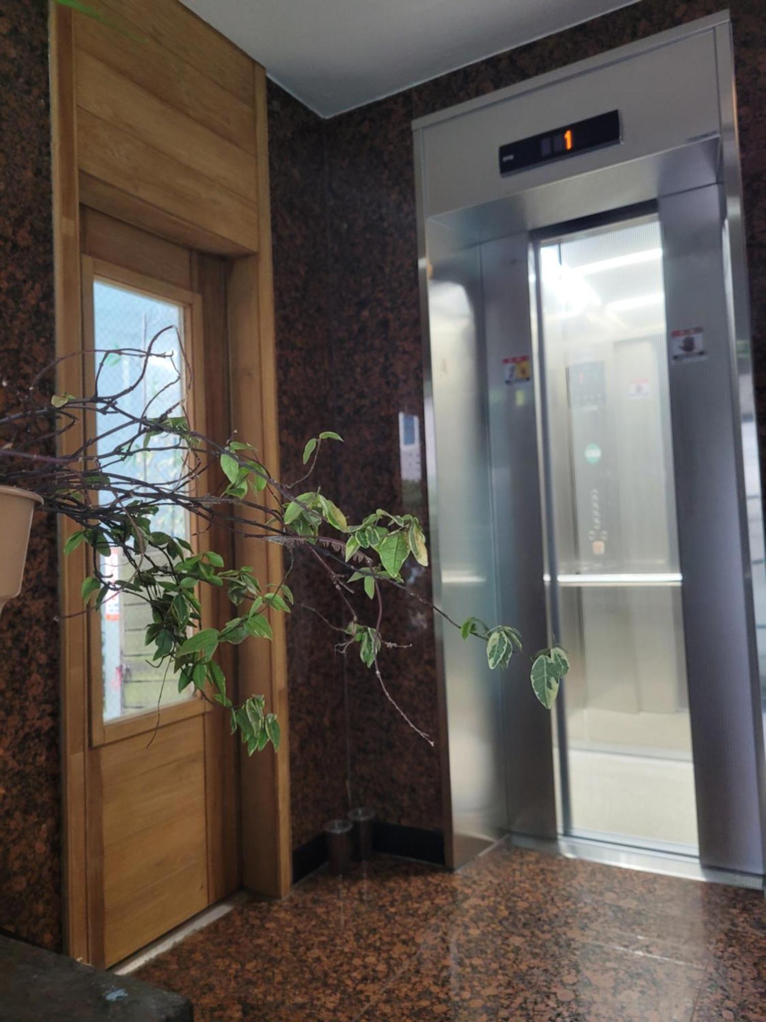 Gallery Hotel Busan Bagian luar foto